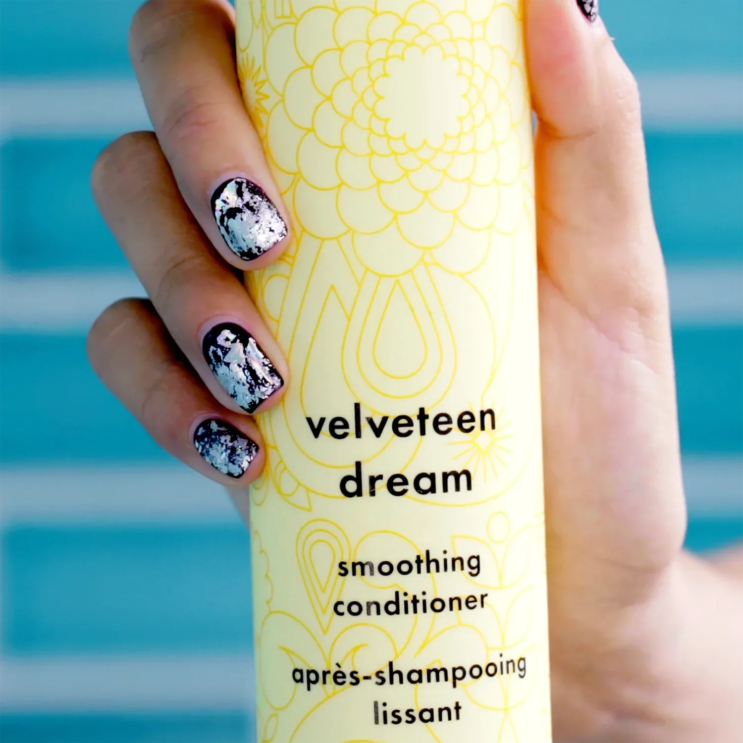 Amika Velveteen Dream Conditioner
