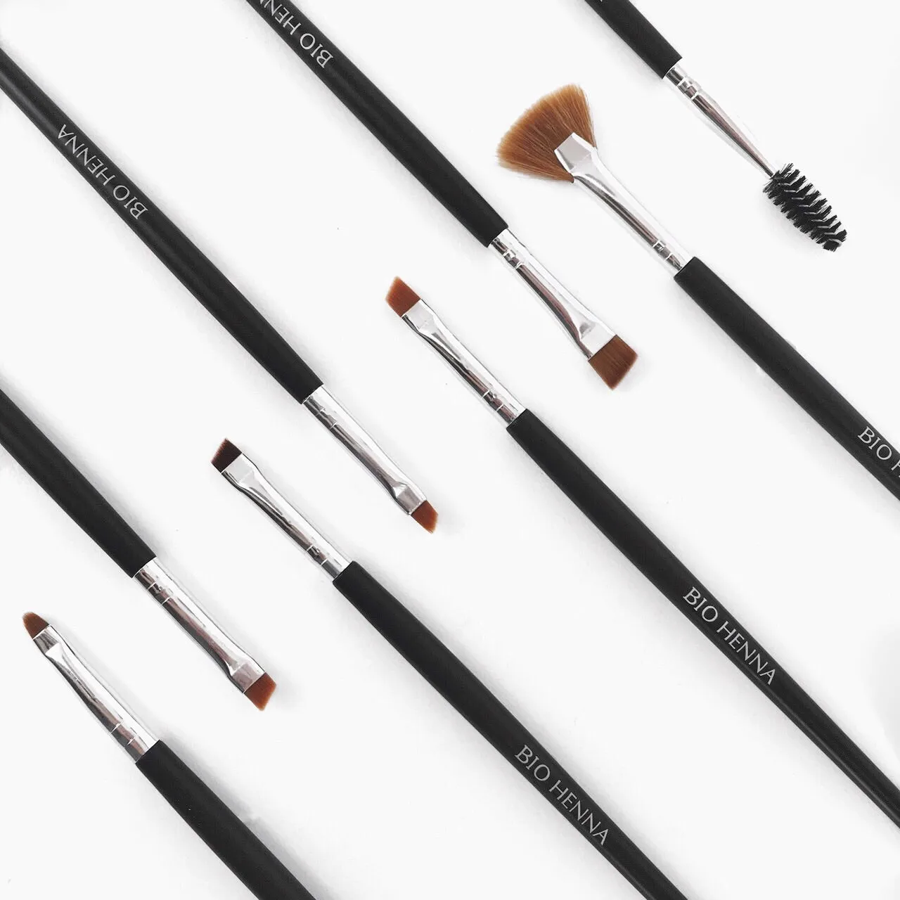BioHenna eyebrow brush, 02
