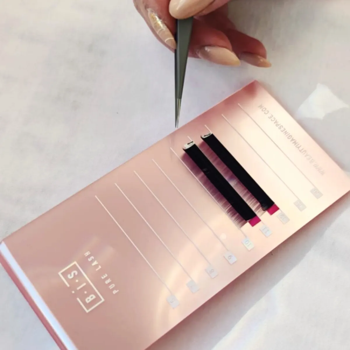 BIS Pure Lash HOLDER pad for eyelash extensions, pearly pink