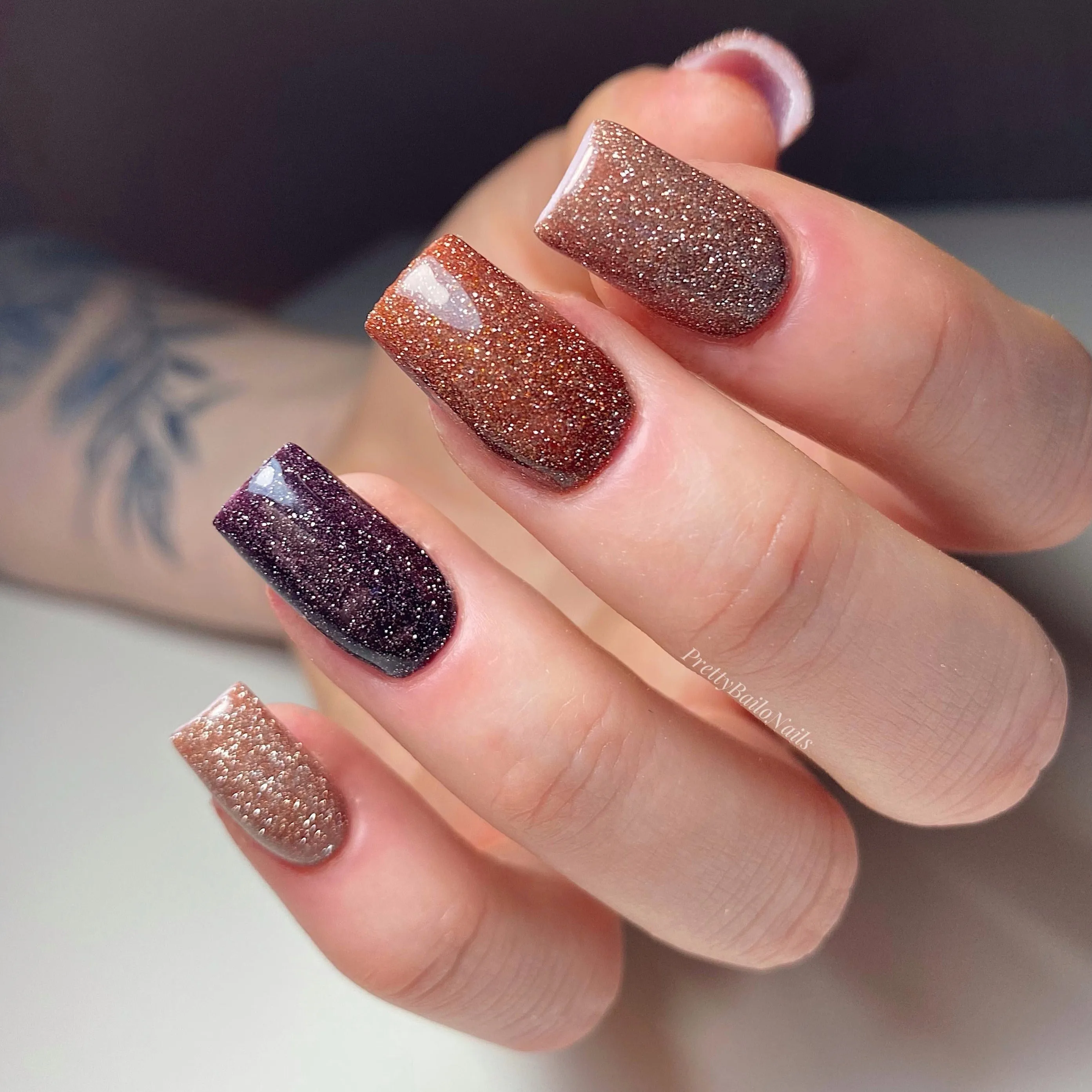 BIS Pure Nails FLASHING LIGHTS gel polish 15 ml, Bordeaux 113