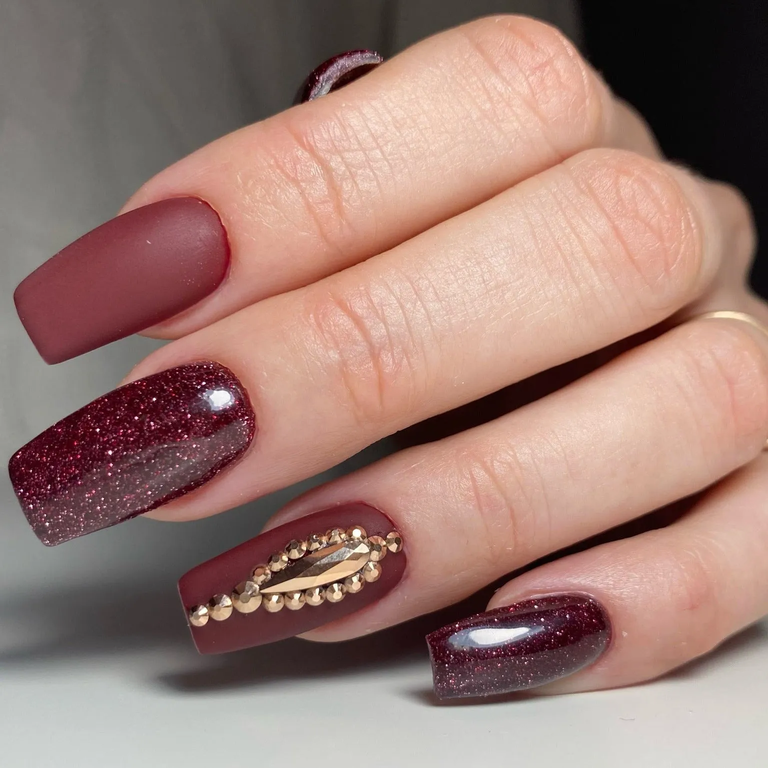 BIS Pure Nails FLASHING LIGHTS gel polish 15 ml, Bordeaux 113