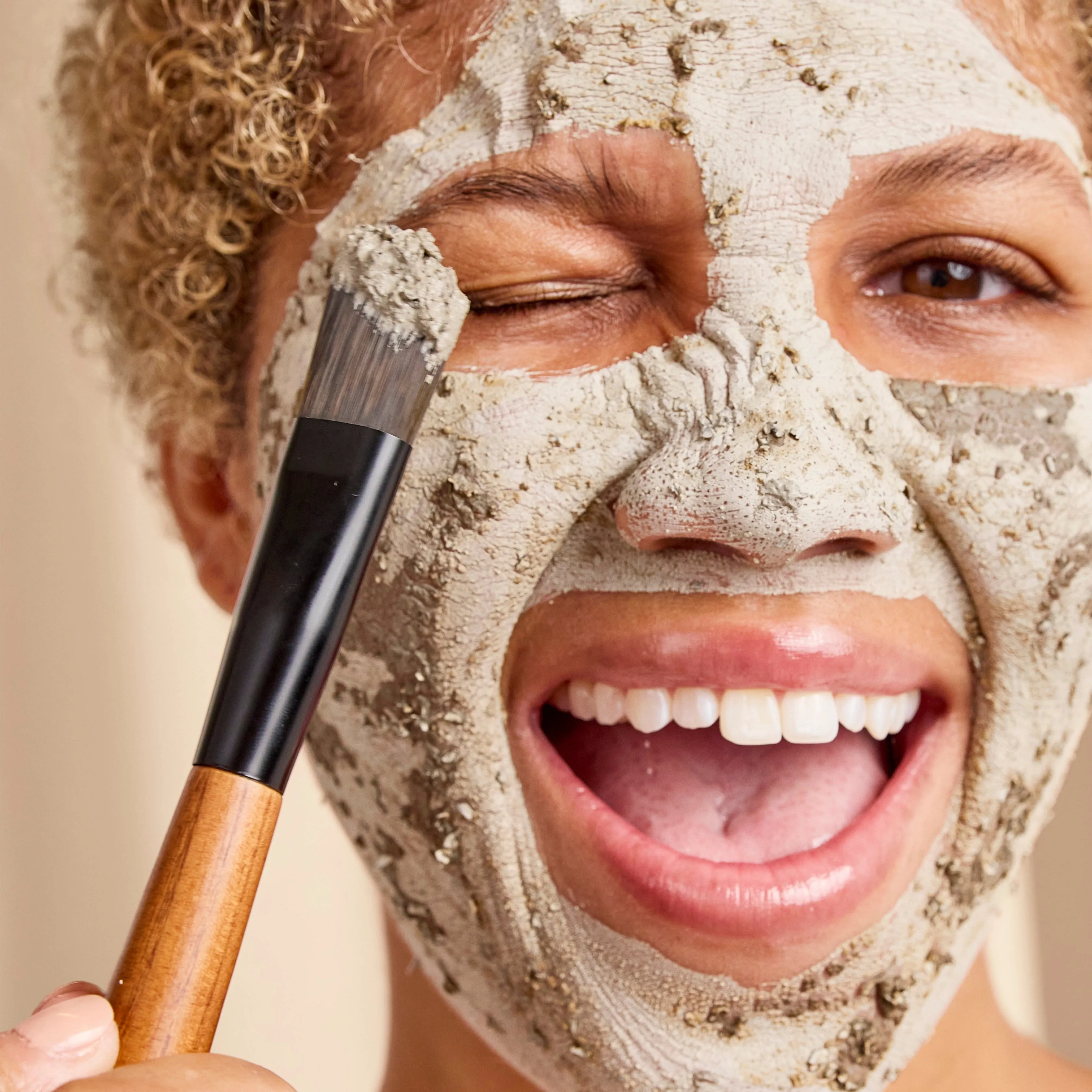 Charcoal Pore-Minimising Mask The Body Shop