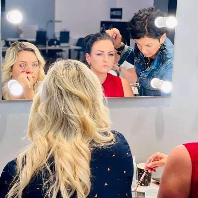 Eva Strautmale's make-up masterclass with practice