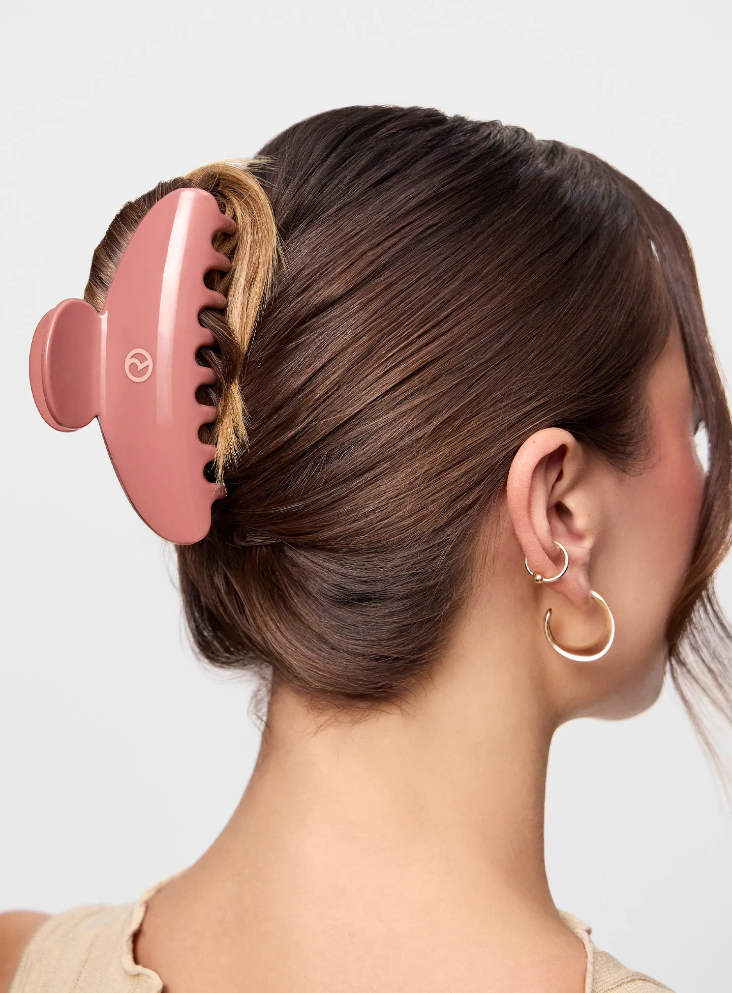 Find Comfort Claw Clip – Awaken Confidence Rare Beauty