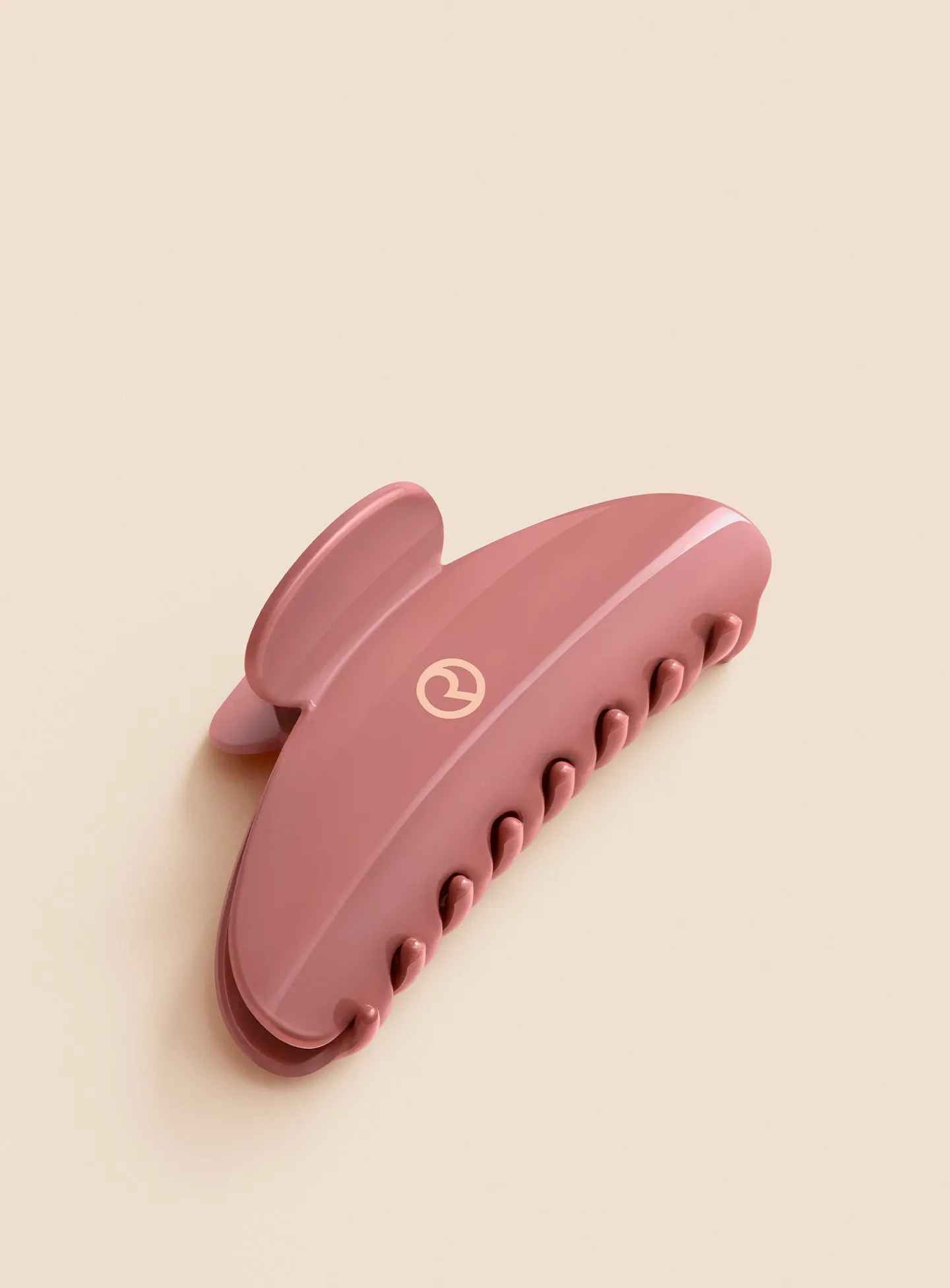 Find Comfort Claw Clip – Awaken Confidence Rare Beauty