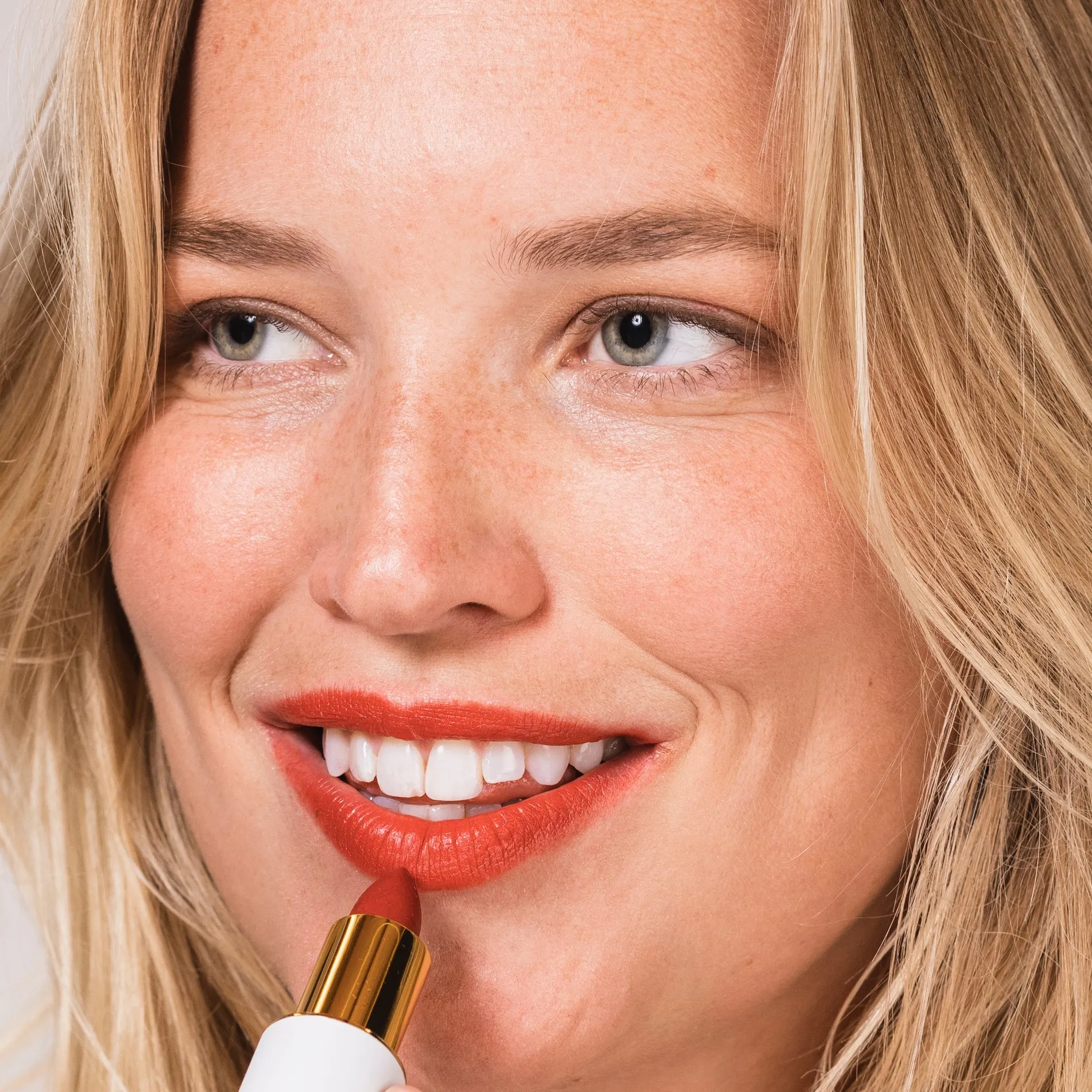 Full Bloom Sculpted Lipstick Ogee