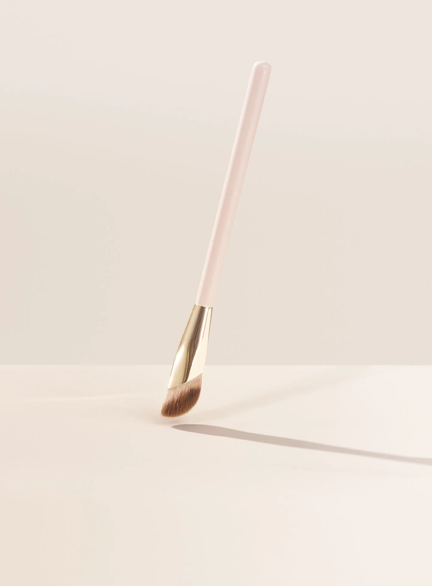 Liquid Touch Concealer Brush Rare Beauty