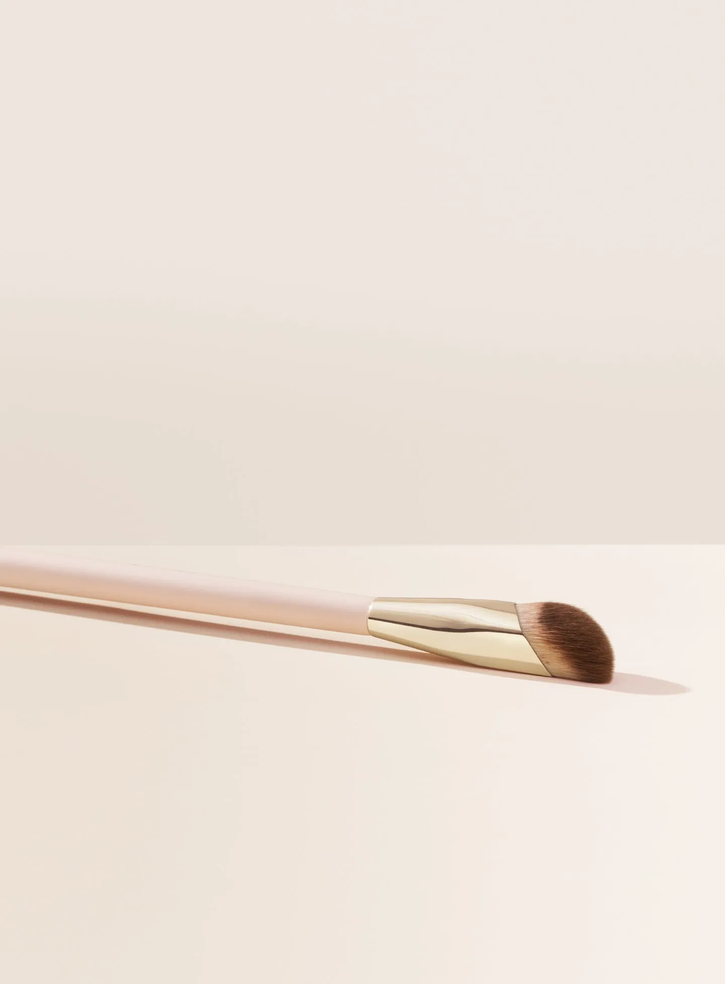 Liquid Touch Concealer Brush Rare Beauty