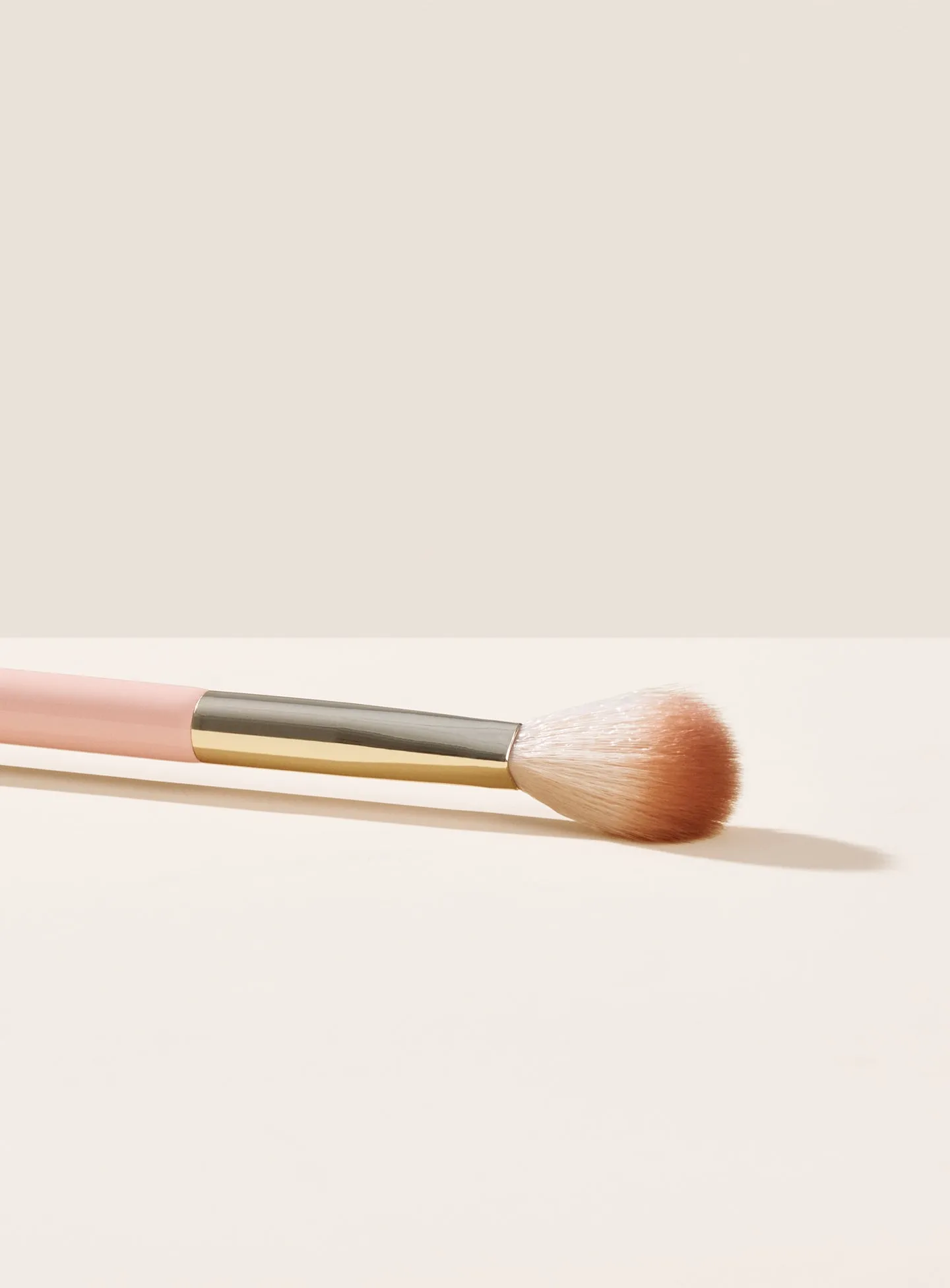 Positive Light Precision Highlighter Brush Rare Beauty