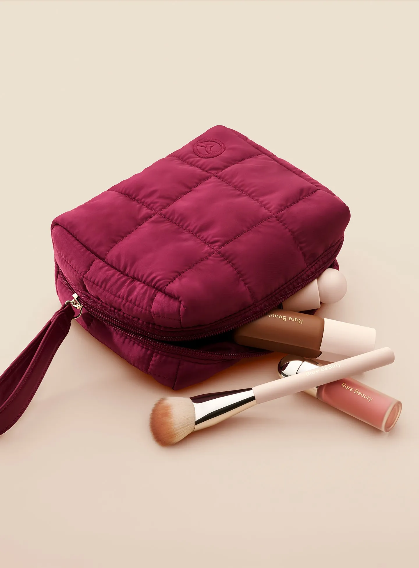 Puffy Essentials Pouch Rare Beauty