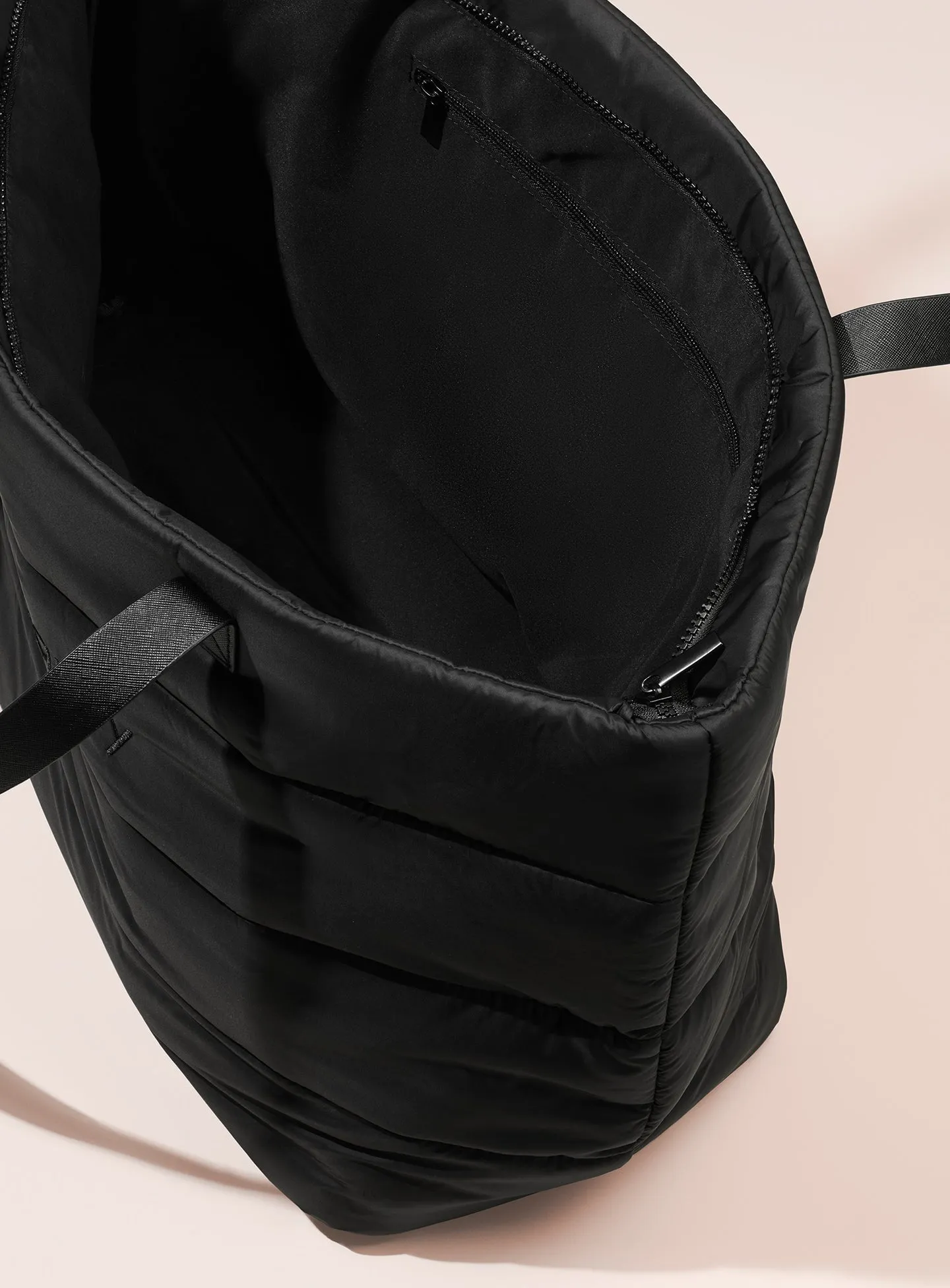 Puffy Traveler Tote – Black Rare Beauty
