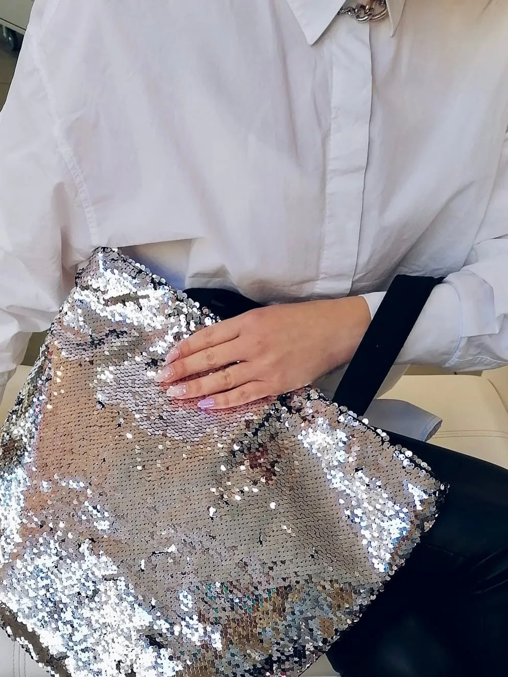 Shiny bag with zipper 38 x 33 x 15 cm, SILVER