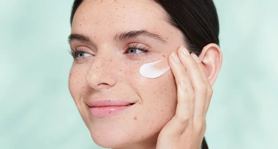 Valmont Moisturizing with a Cream